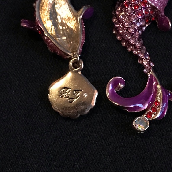 Betsey Johnson mismatch pink fish - Picture 7 of 11